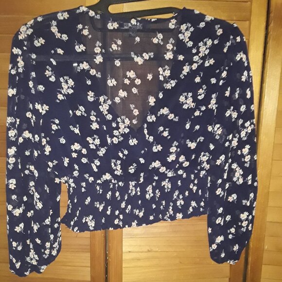 As U Wish SZ MED Blue Floral Sheer Smocked Waist Long Sleeve Low V Crop Top - Picture 2 of 5